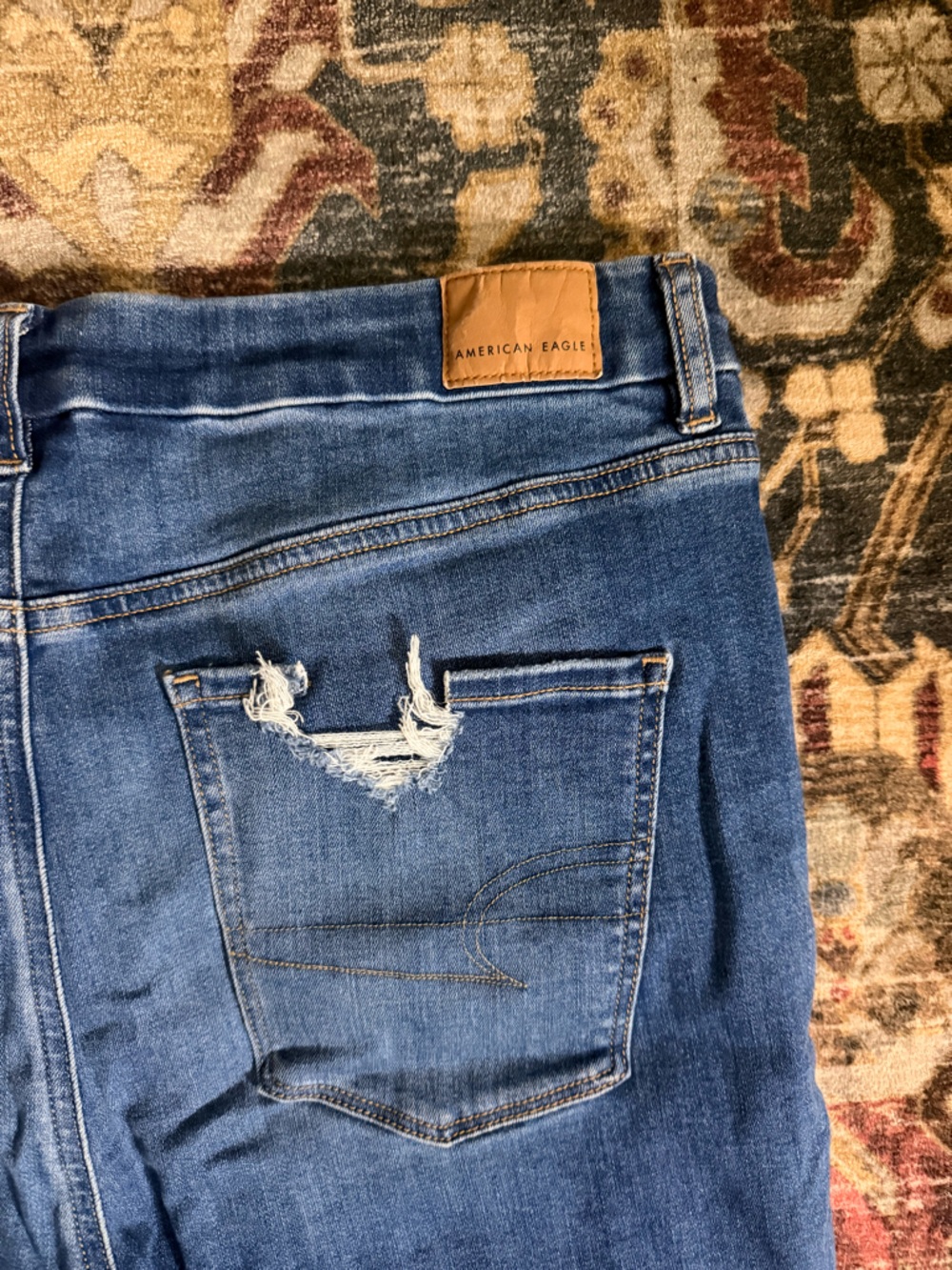 American Eagle Medium Wash High-Rise Jeans - Picture 8 of 10